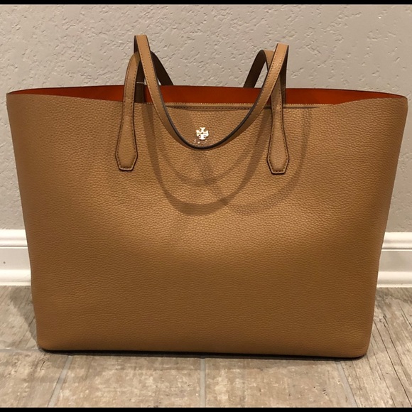 Tory Burch Handbags - NWT Tory Burch Blake Tote Triple Compartment